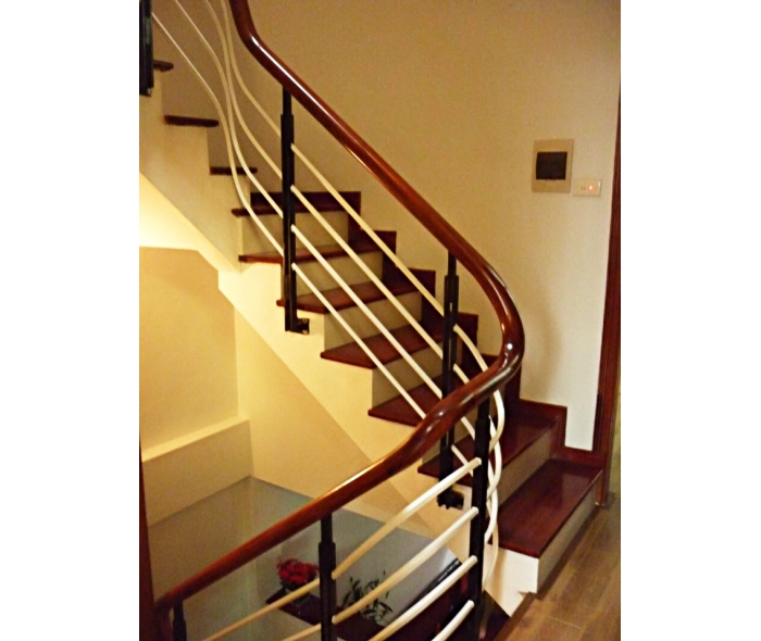 Cầu thang sắt tay vịn gỗ MD09